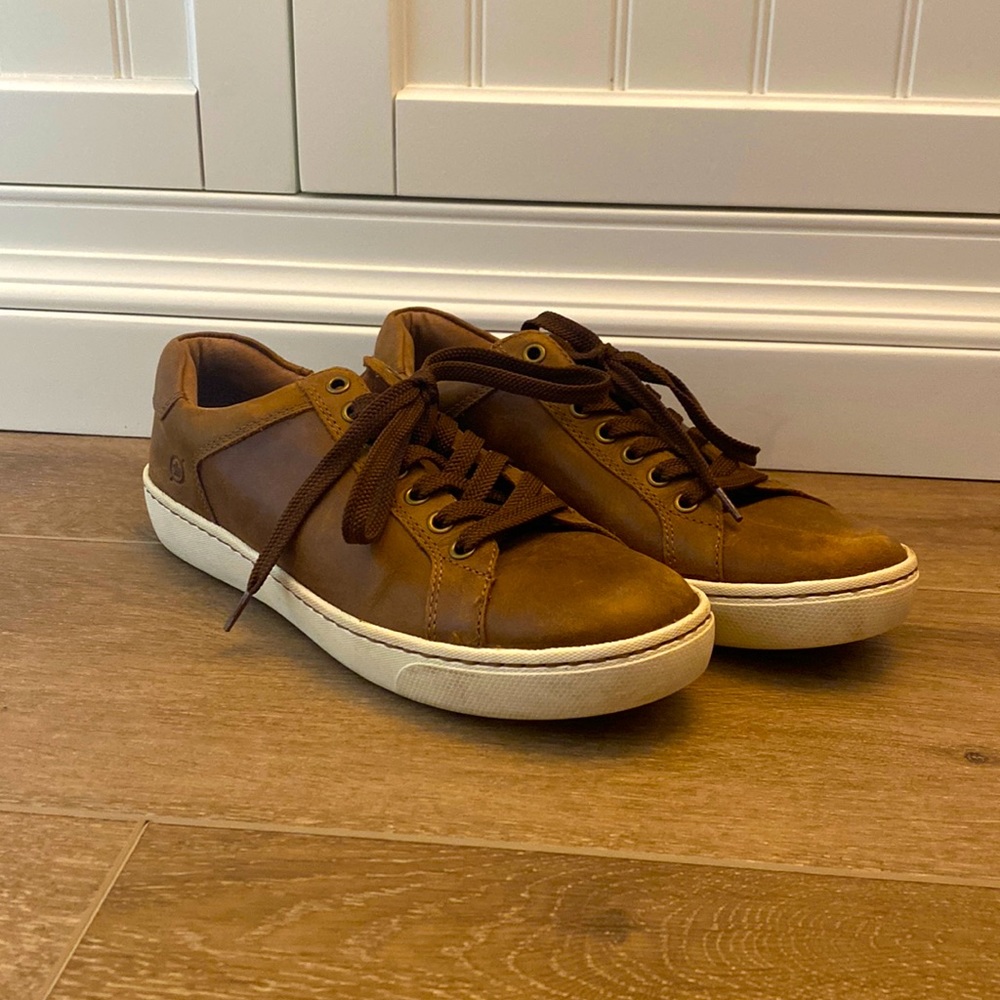 Born Womens Sur EUC Size 7 1/2
